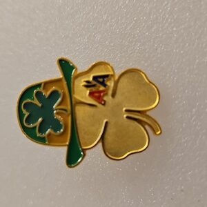 American Airlines legacy logo St. Patrick's Day pinback Shamrock Lapel Collar